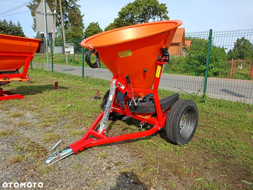 Solarka Piaskarka Posypywarka Dexwal PK Quad 300 L Transport - 2