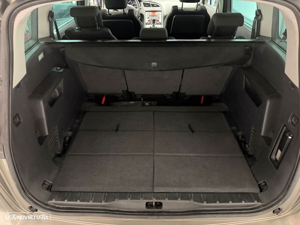 Peugeot 5008 1.6 HDi 7L Allure - 14