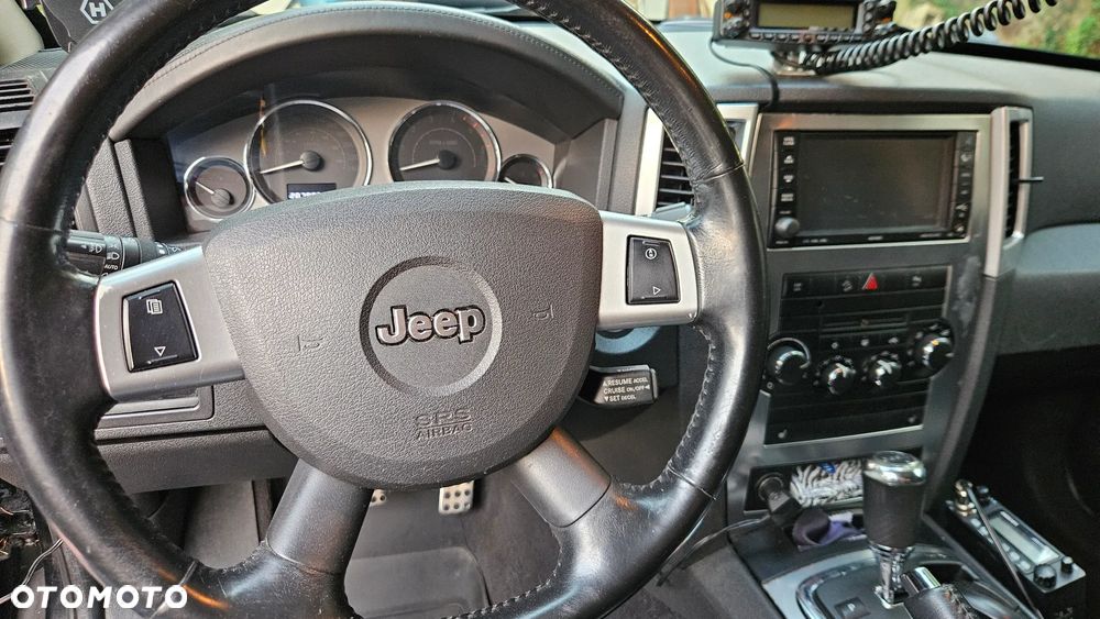 Jeep Grand Cherokee - 14