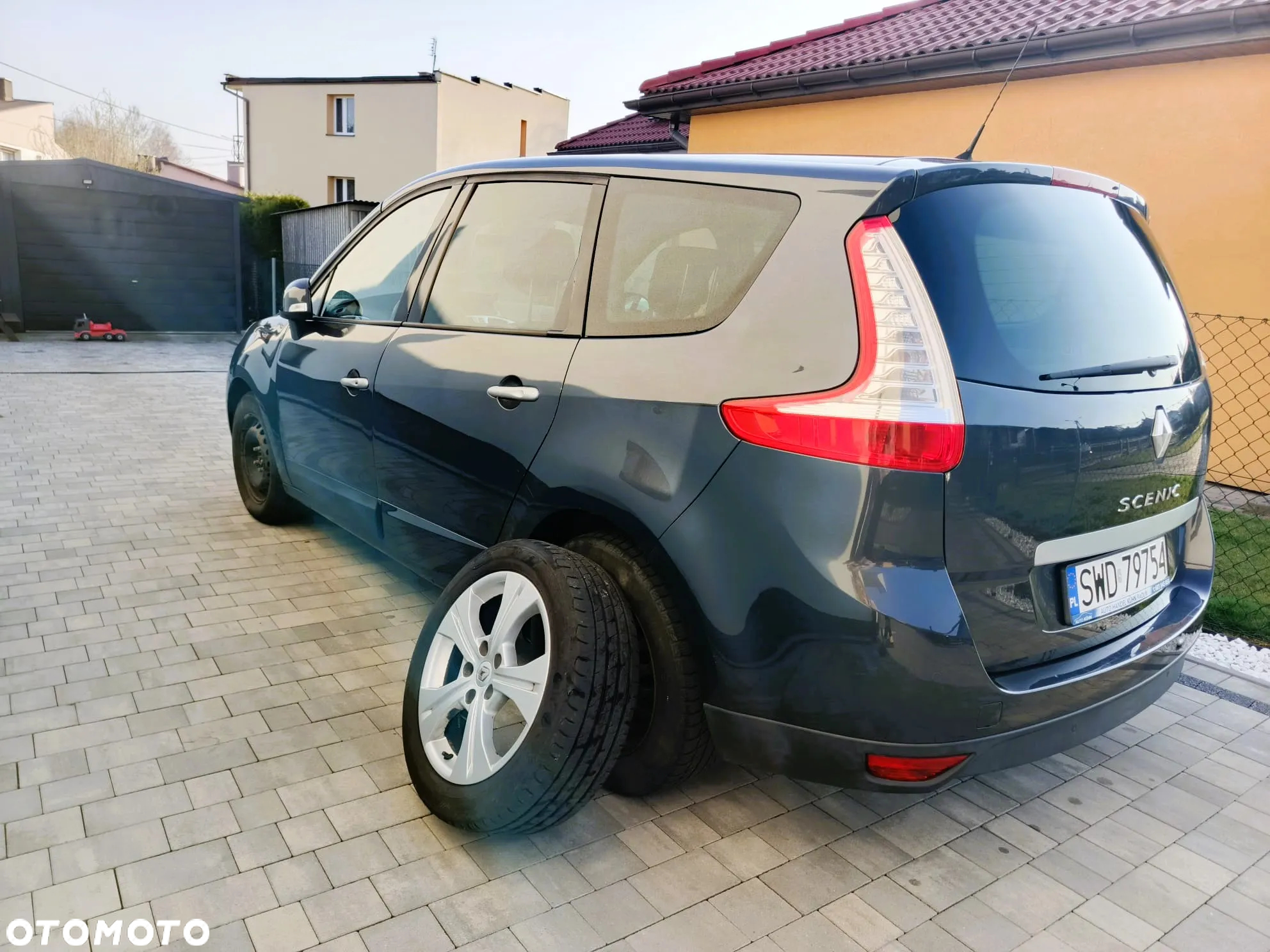 Renault Scenic 1.4 16V TCE Privilege - 4