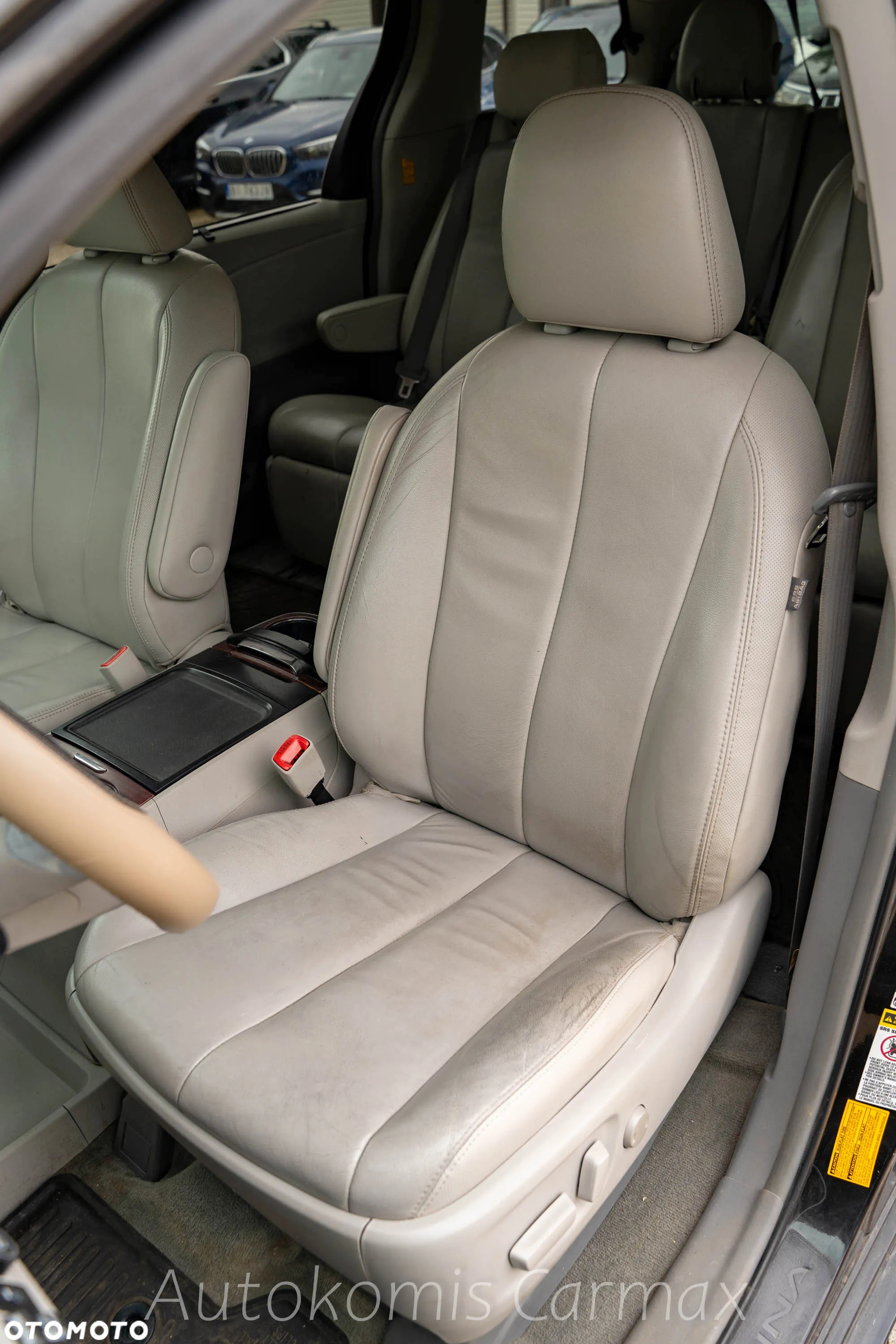 Toyota Sienna 3.5 V6 XLE AWD - 17