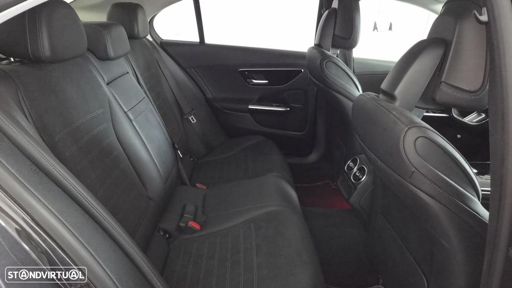 Mercedes-Benz C 300 de AMG Line - 12