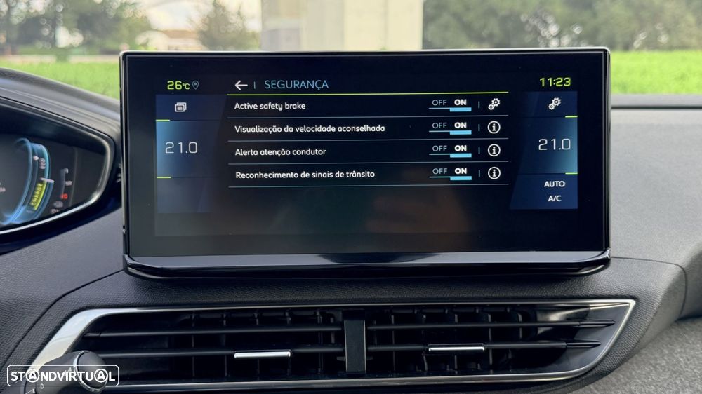 Peugeot 3008 1.6 Hybrid Allure Pack e-EAT8 - 32