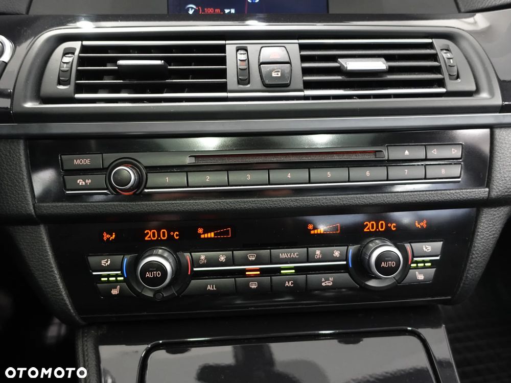 BMW Seria 5 528i - 37