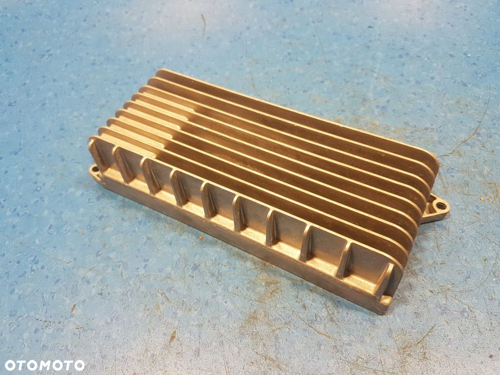 AUDI A4 B8 WZMACNIACZ 8T0035223AE - 3