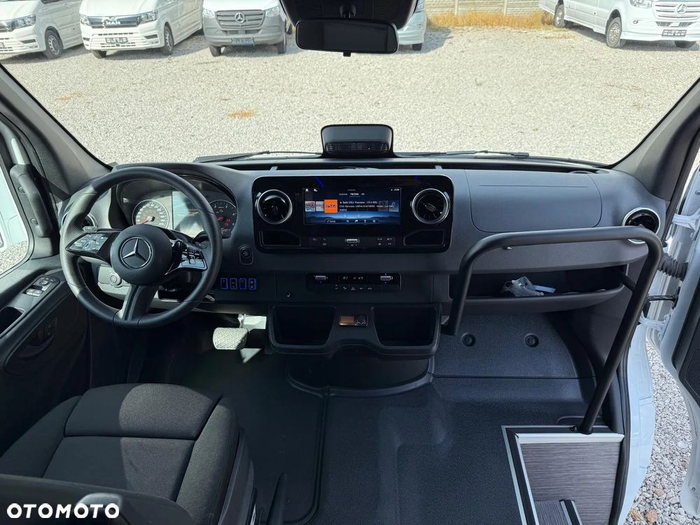 Mercedes-Benz Sprinter 517 - 11