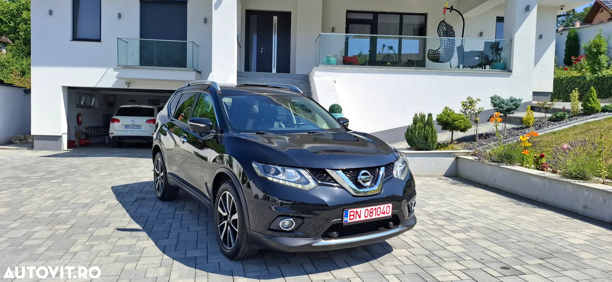 Nissan X-Trail 2.0 dCi ALL-MODE 4x4i Xtronic Tekna - 3