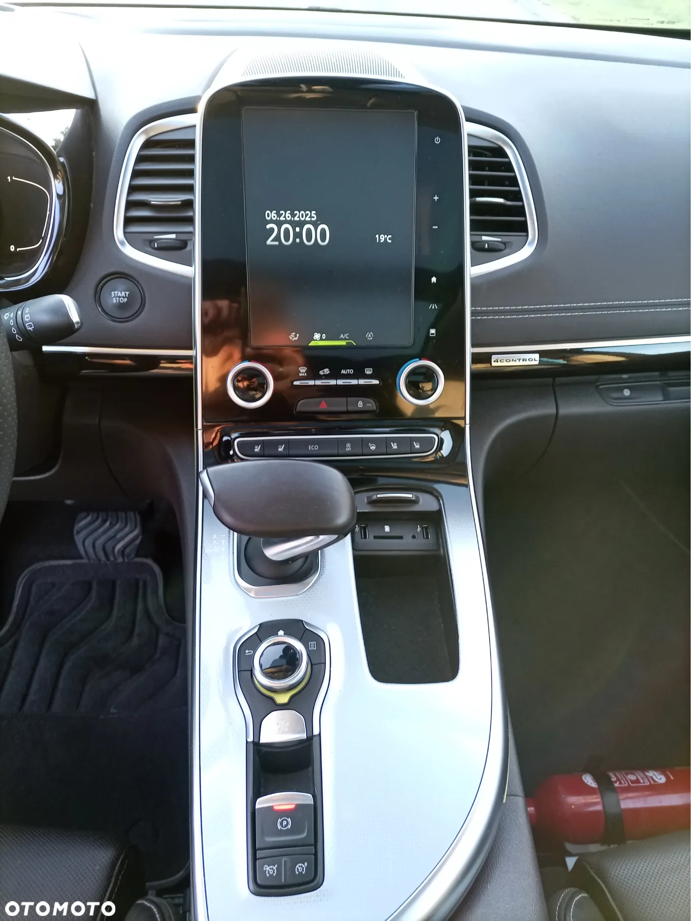 Renault Espace 1.6 dCi Energy Initiale Paris EDC - 9