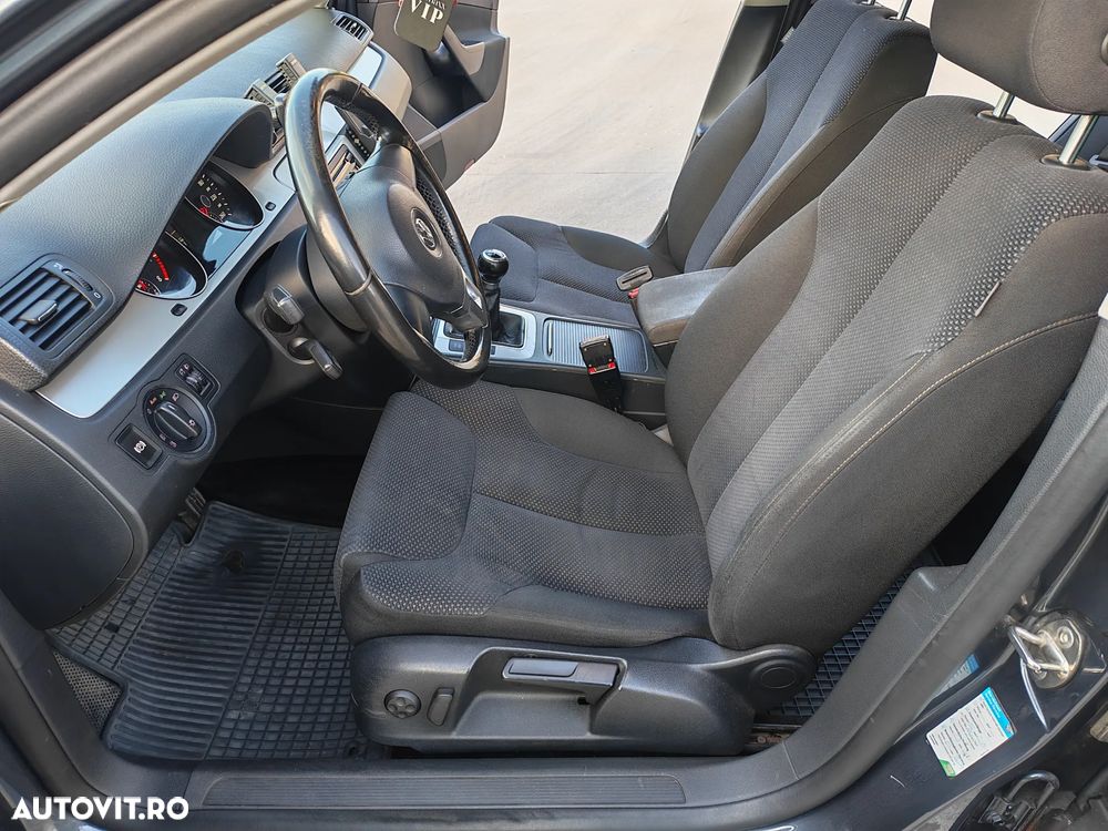 Volkswagen Passat - 15