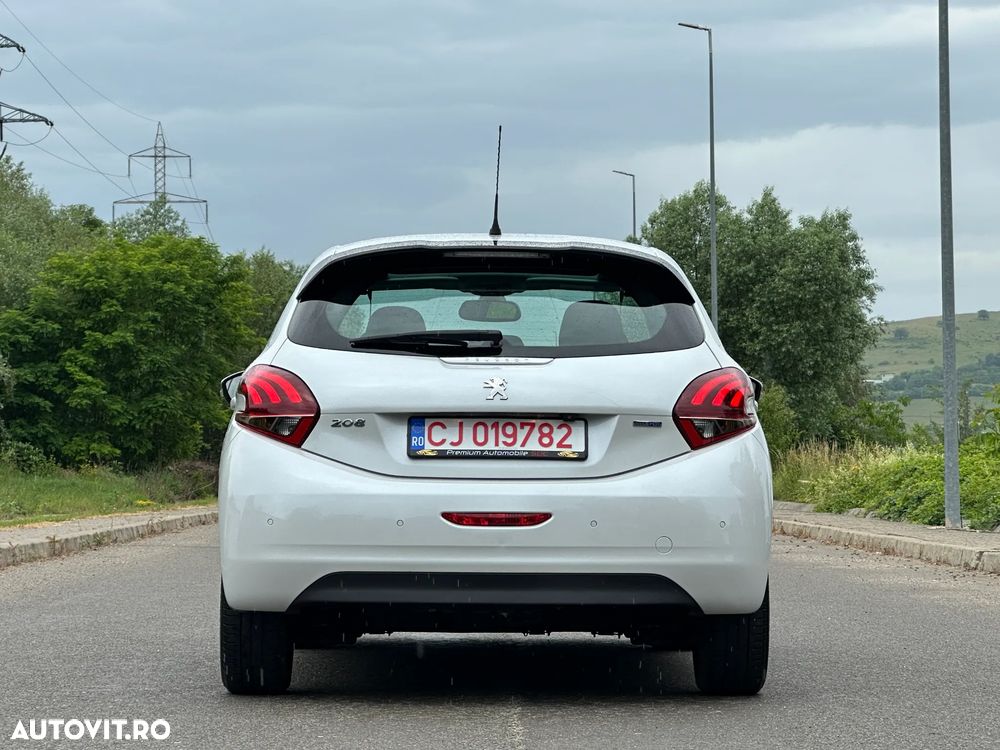 Peugeot 208 Blue-HDi 100 Stop&Start Allure - 11