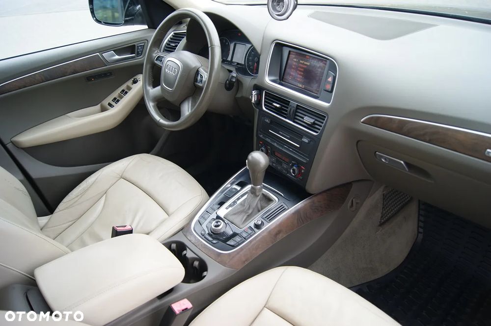 Audi Q5 3.2 FSI Quattro S tronic - 36