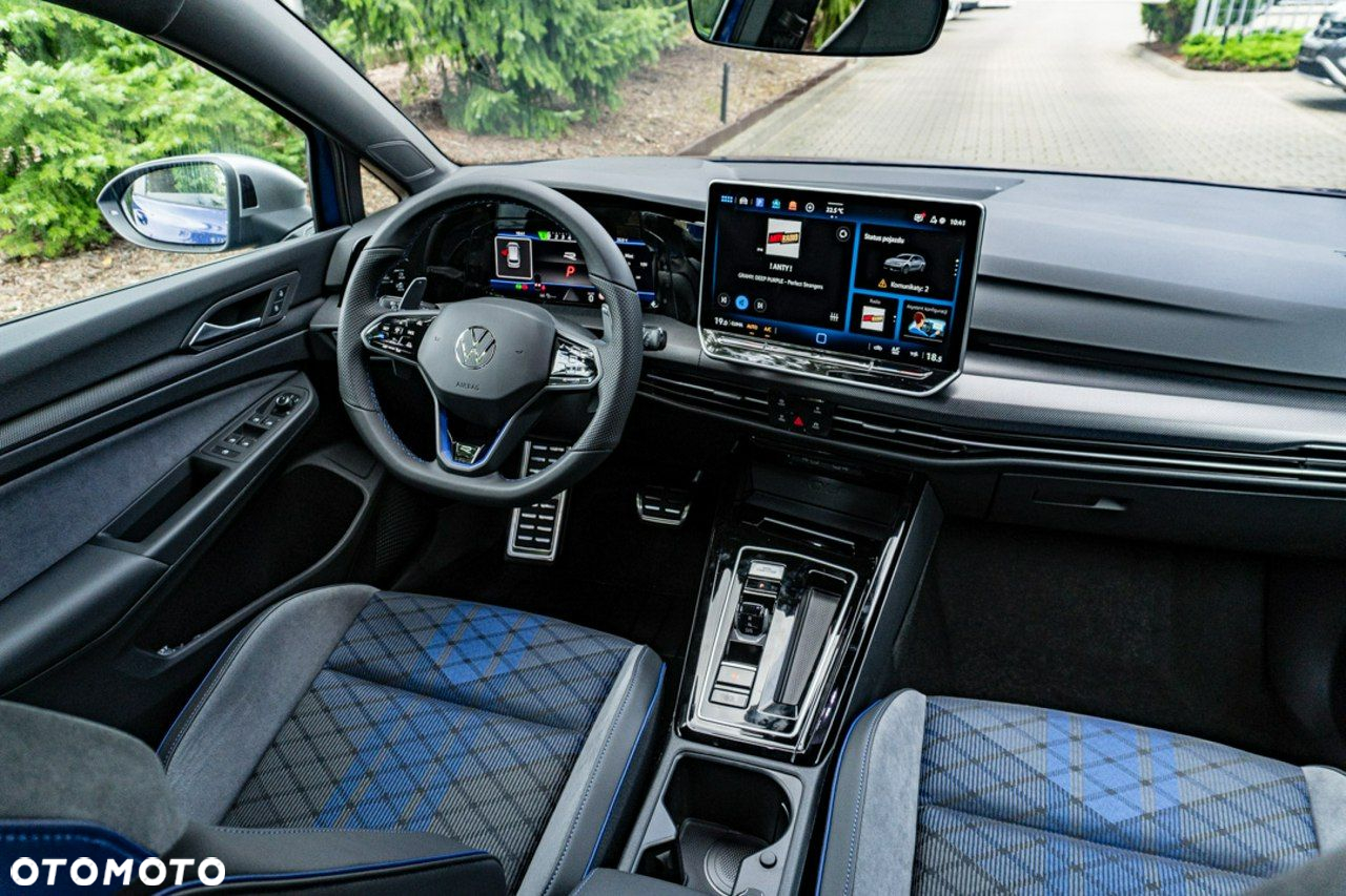 Volkswagen Golf - 25