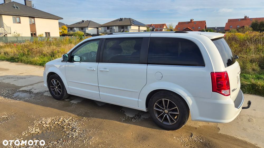 Dodge Grand Caravan - 6