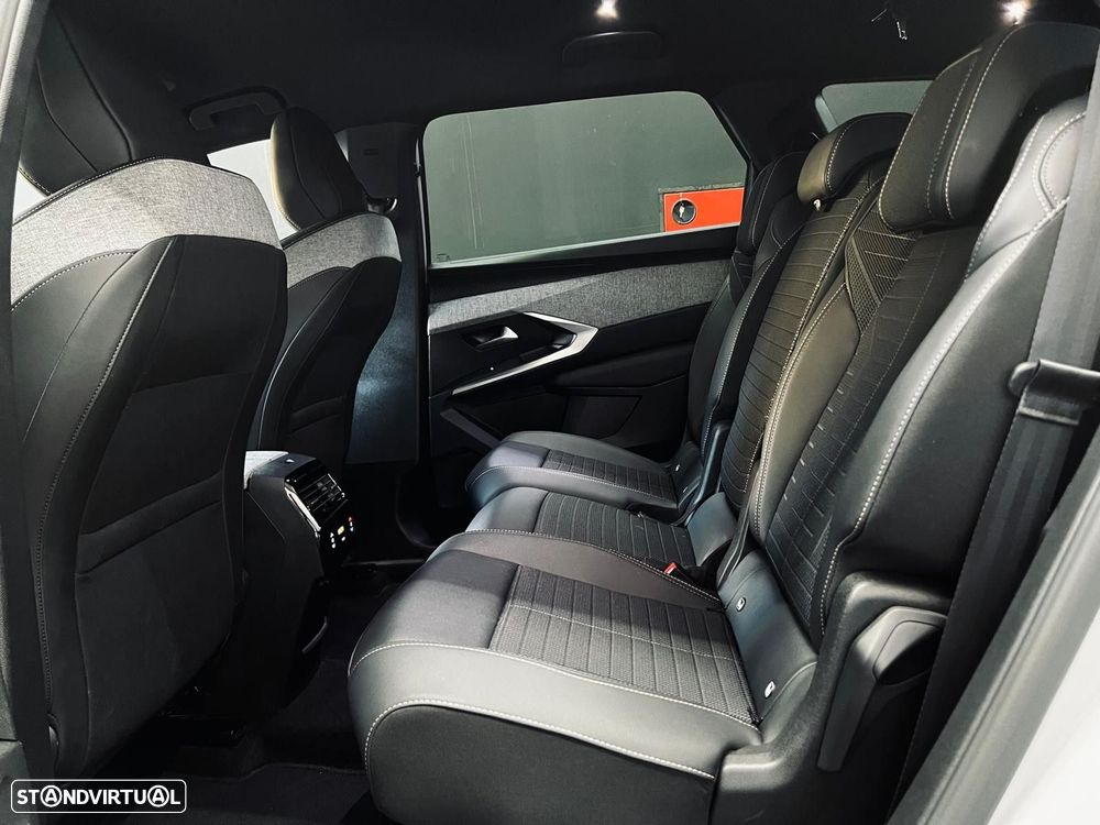 Peugeot 5008 1.2 Hybrid Allure e-DCS6 - 45