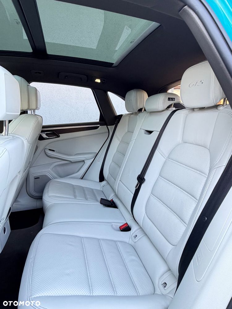 Porsche Macan - 10
