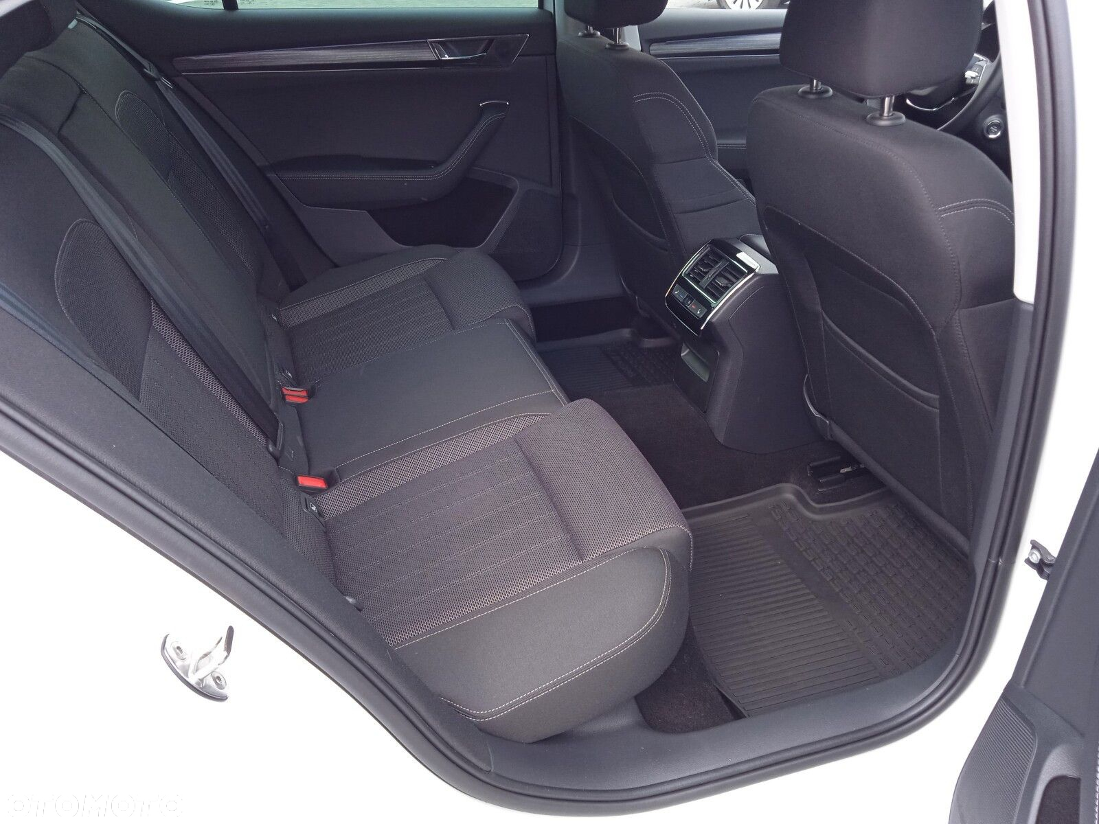 Skoda Superb 2.0 TDI SCR Style DSG - 14