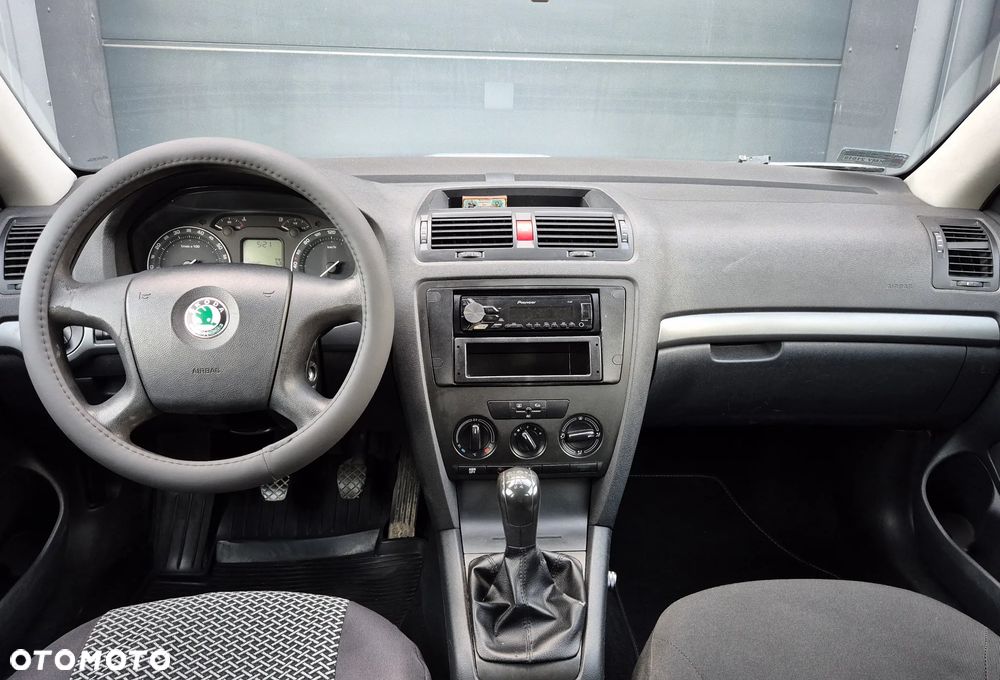 Skoda Octavia 1.6 Elegance - 10