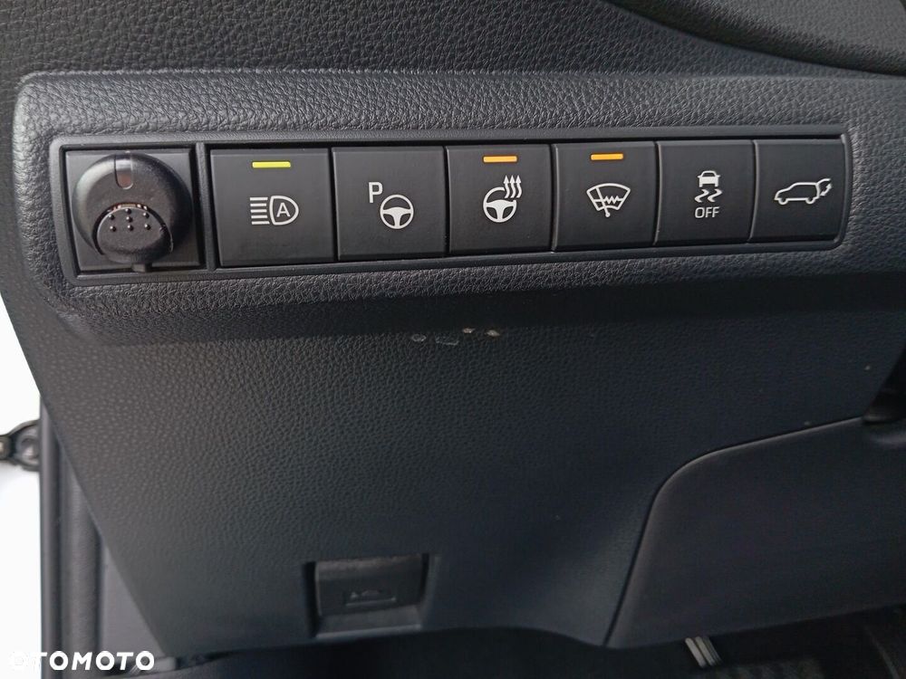 Toyota Corolla 2.0 Hybrid Executive - 11