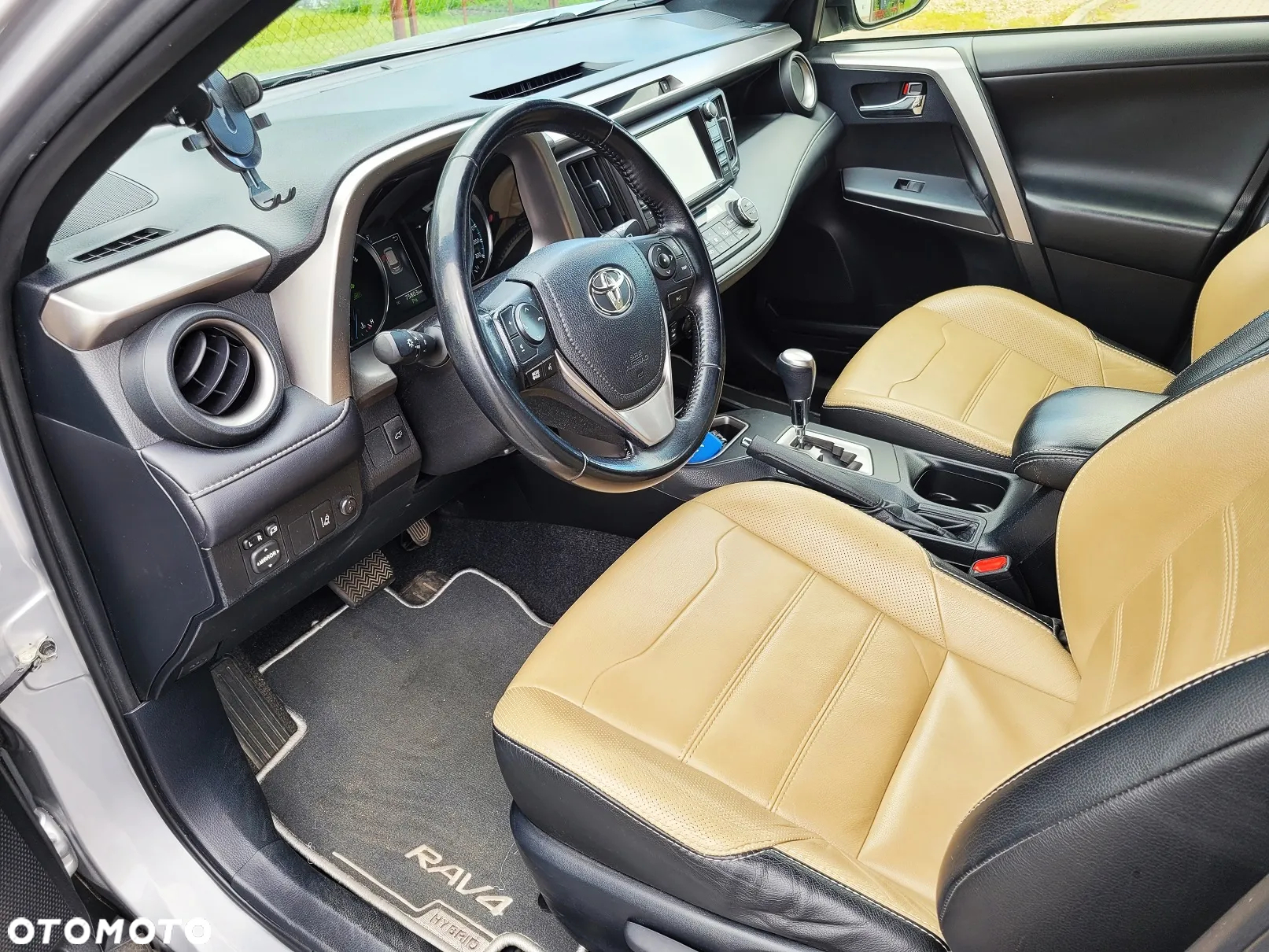 Toyota RAV4 - 10