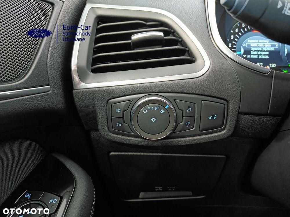 Ford S-Max 2.5 Duratec FHEV TITANIUM - 18