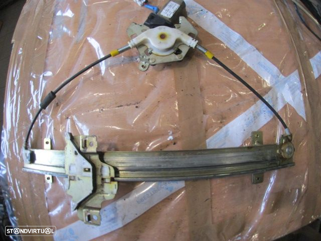 Elevador Com Motor 97144437 OPEL FRONTERA B 1999 2.2 136CV 5P VERDE ESCURO FE 2 PINOS OPEL FRONTERA BREAK FASE 3 1999 2.2I 4X4 136CV 5P CINZENTO - 2