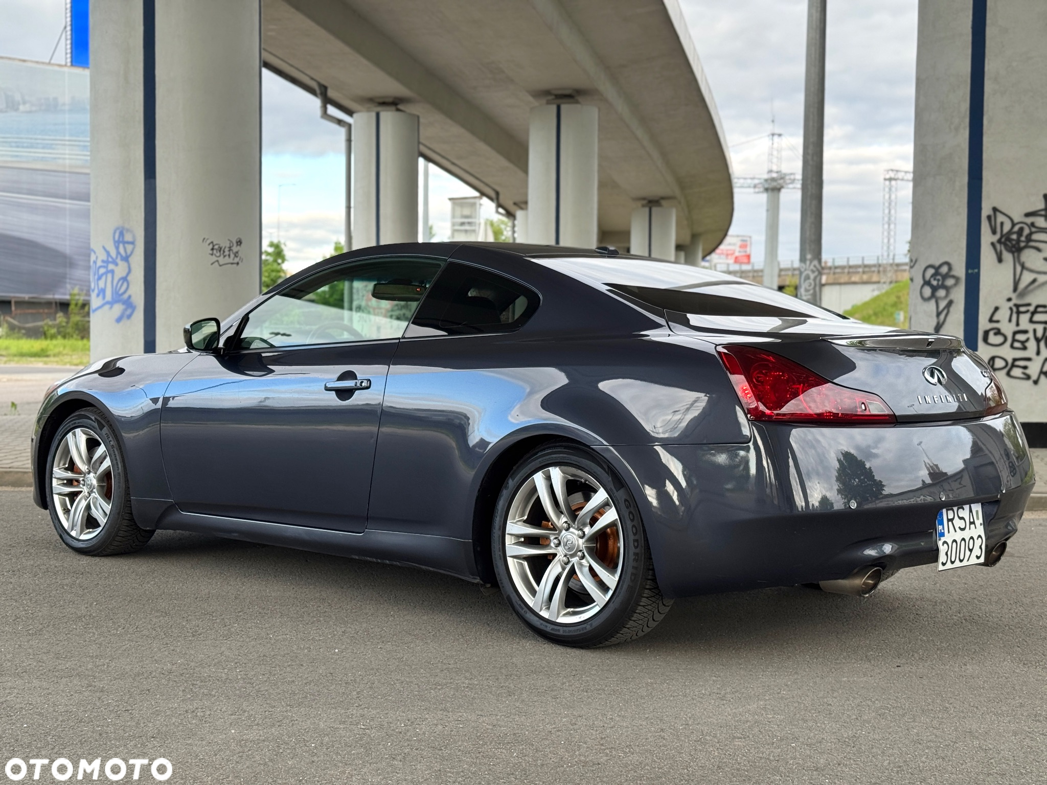 Infiniti G G37 - 4