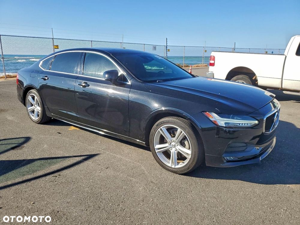 Volvo S90 - 2