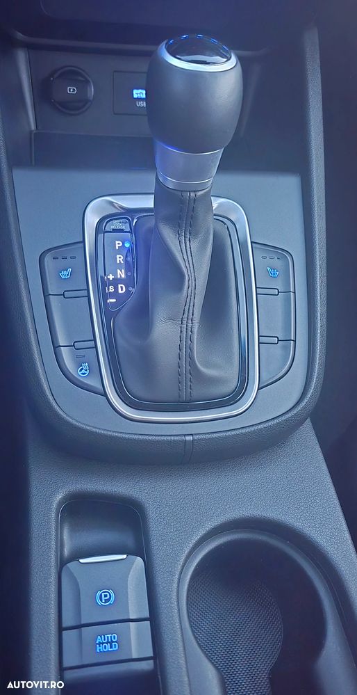 Hyundai KONA - 26