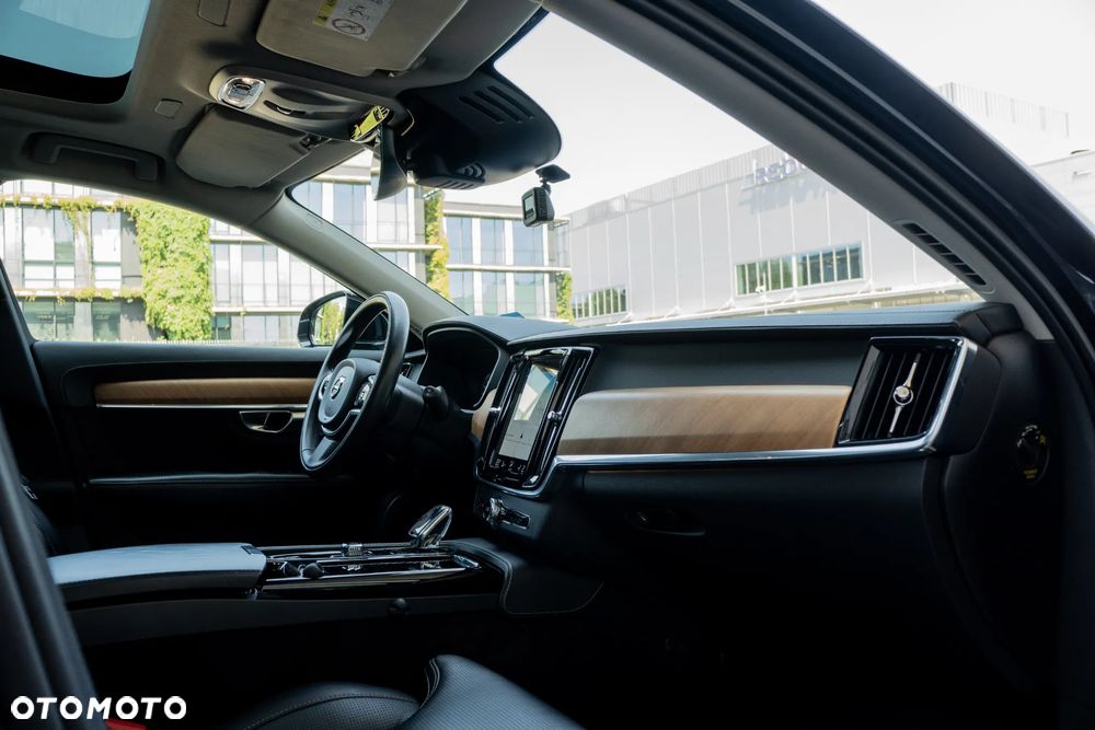 Volvo V90 T8 AWD Plug-In Hybrid Inscription - 18
