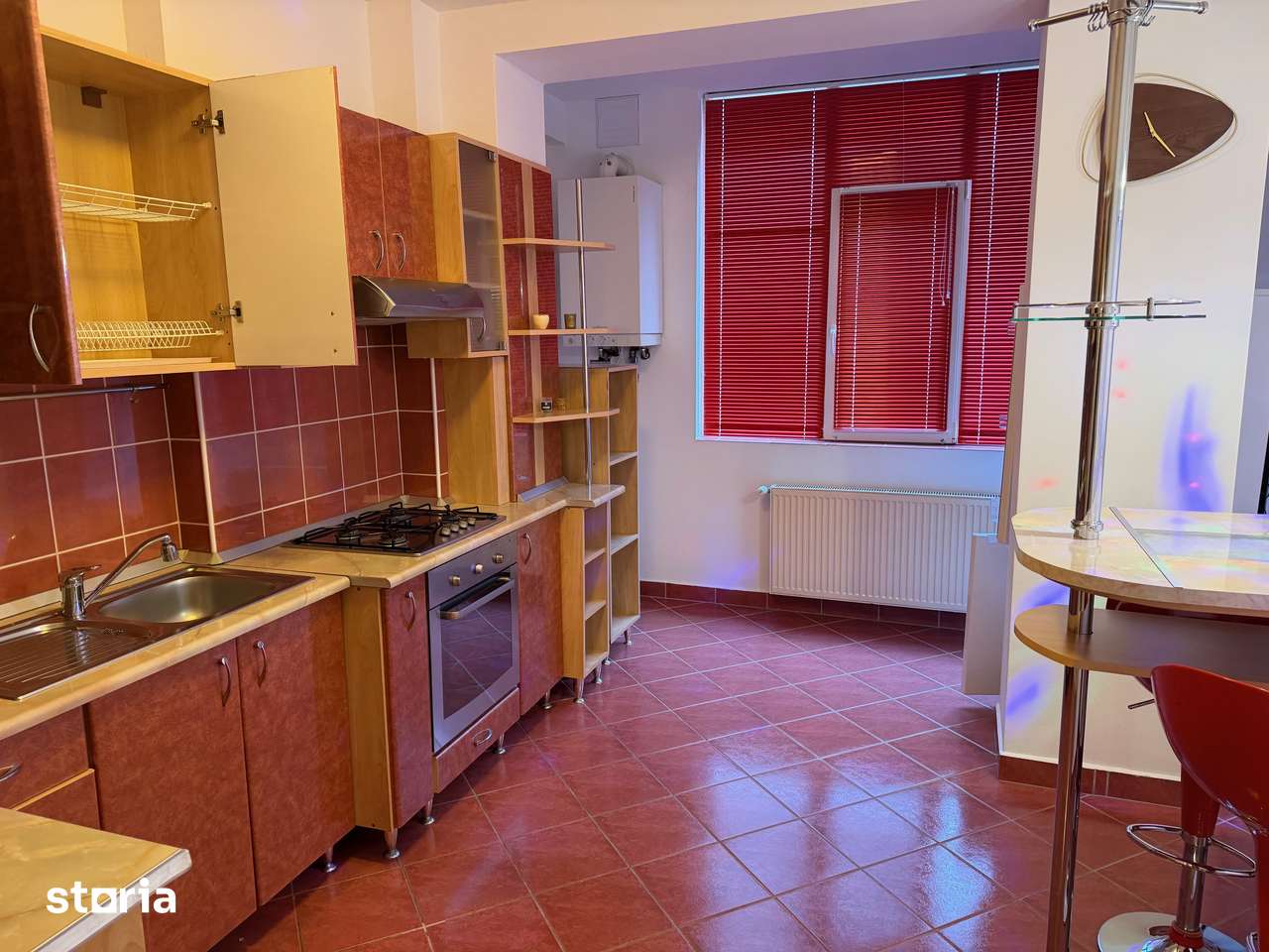 Apartament 3 camere,cu garaj,Zona Centrala — fotografia 3