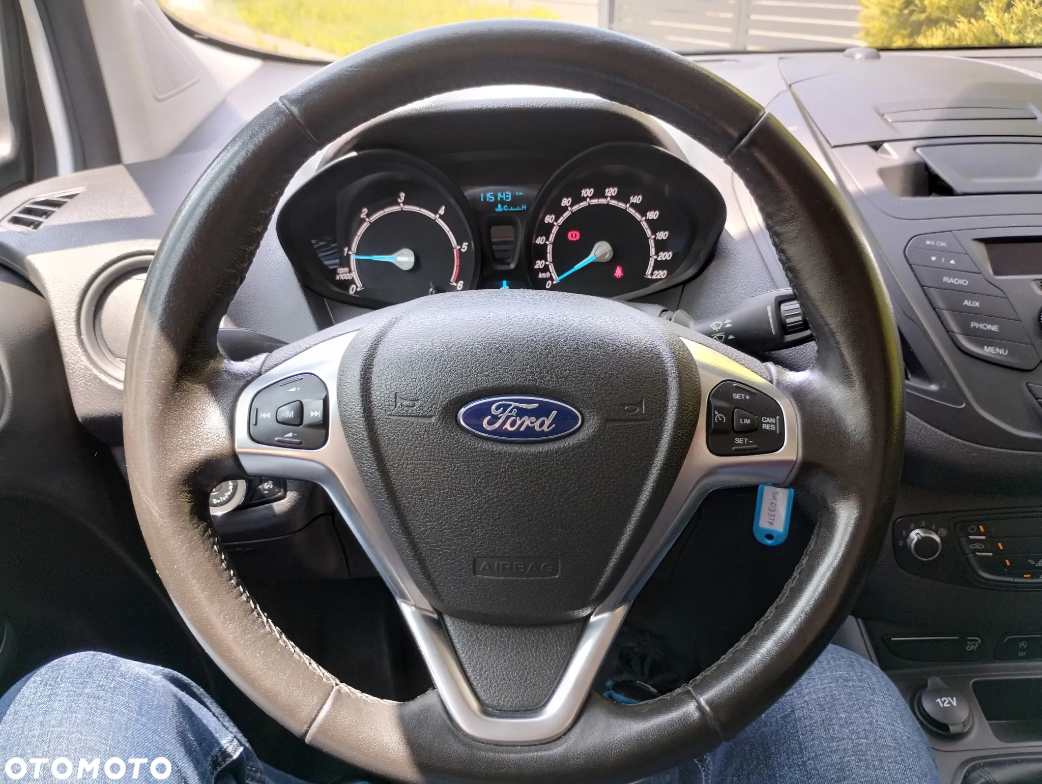 Ford Transit Courier - 17