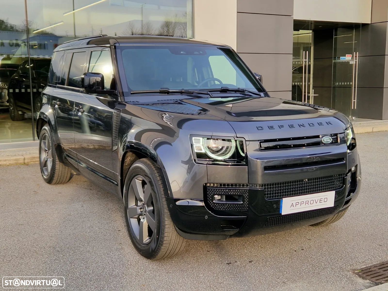 Land Rover Defender 2.0 P300e 110 AWD X-Dynamic SE - 1
