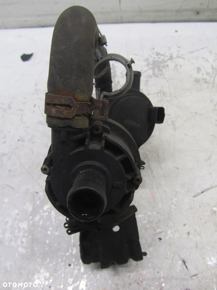 renault master III 2.3 dci 17r biturbo dodatkowa pompka wody - 3