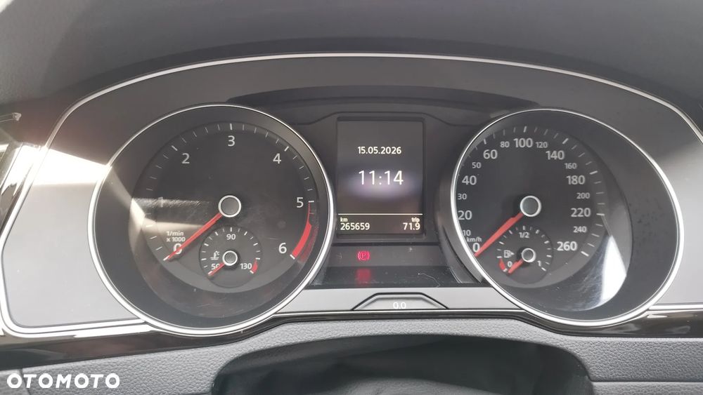 Volkswagen Passat Variant 2.0 TDI SCR DSG Comfortline - 5