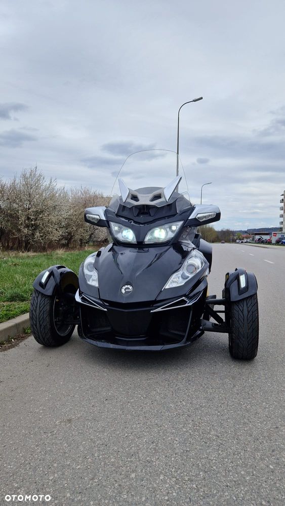Can-Am Spyder - 1