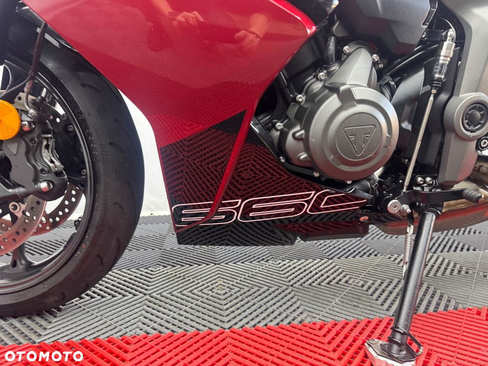 Triumph Daytona - 12