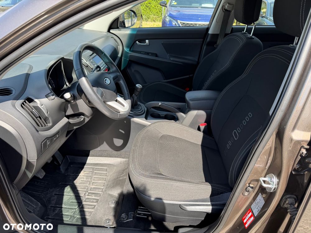 Kia Sportage 2.0 CVVT 2WD Vision - 29