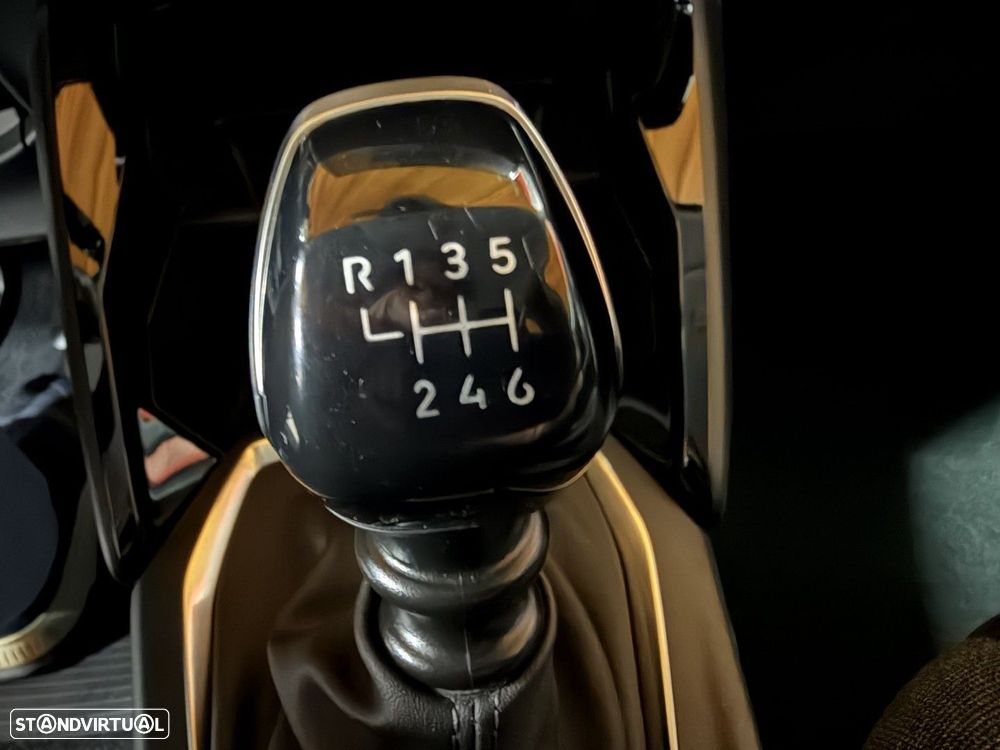 Peugeot 208 1.2 PureTech Active Pack - 19