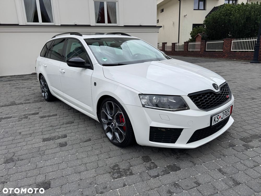 Skoda Octavia Combi 2.0 TDI DSG RS First Edition - 8