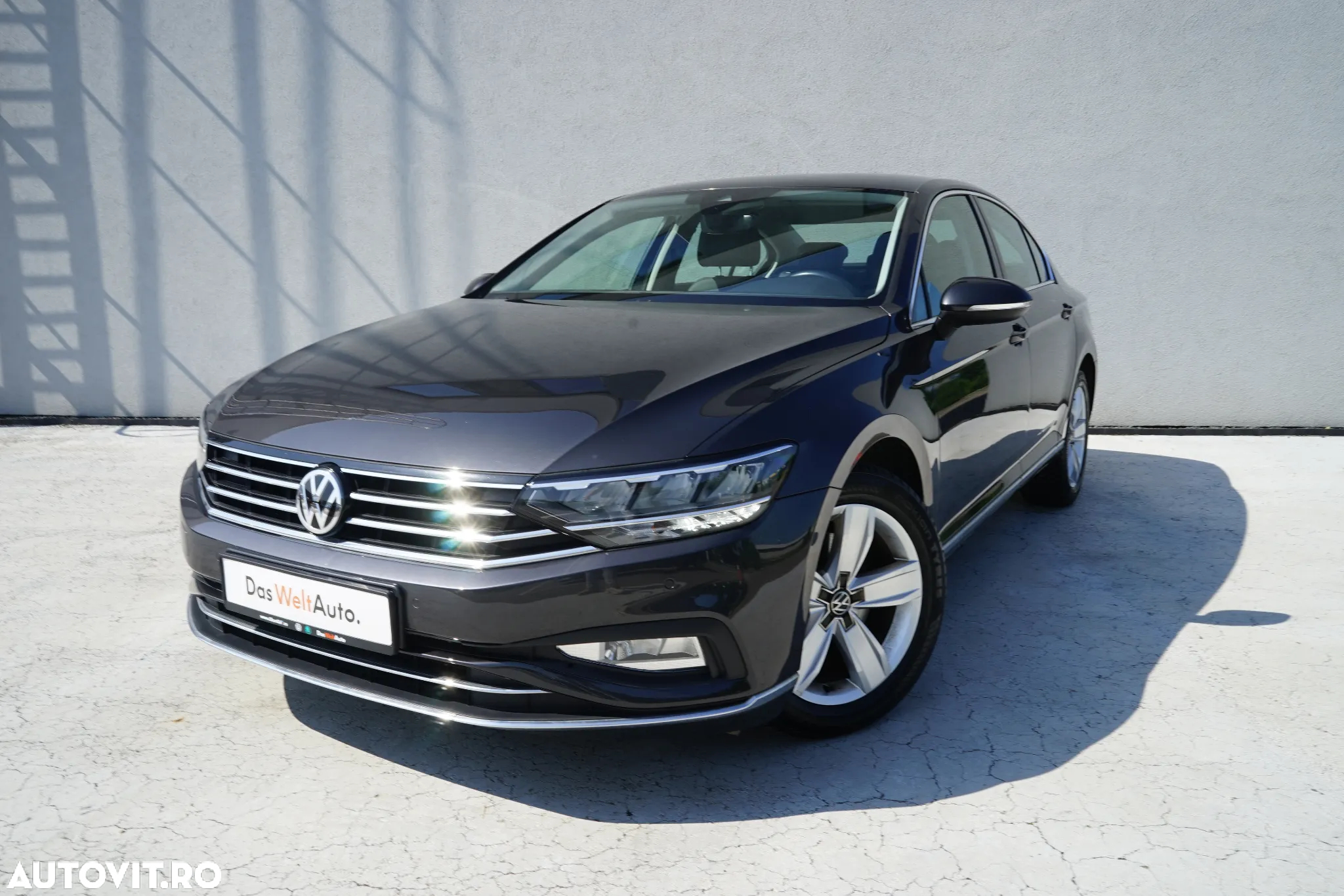 Volkswagen Passat - 2