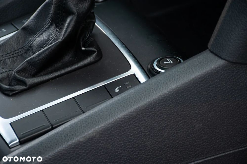 Volkswagen Amarok DC 2.0 BiTDI 4Mot Trendline - 6