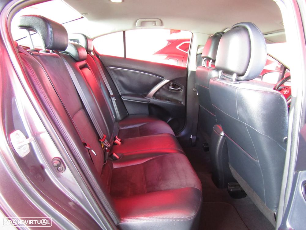 Toyota Avensis SD 2.0 D-4D Exclusive +GPS - 14