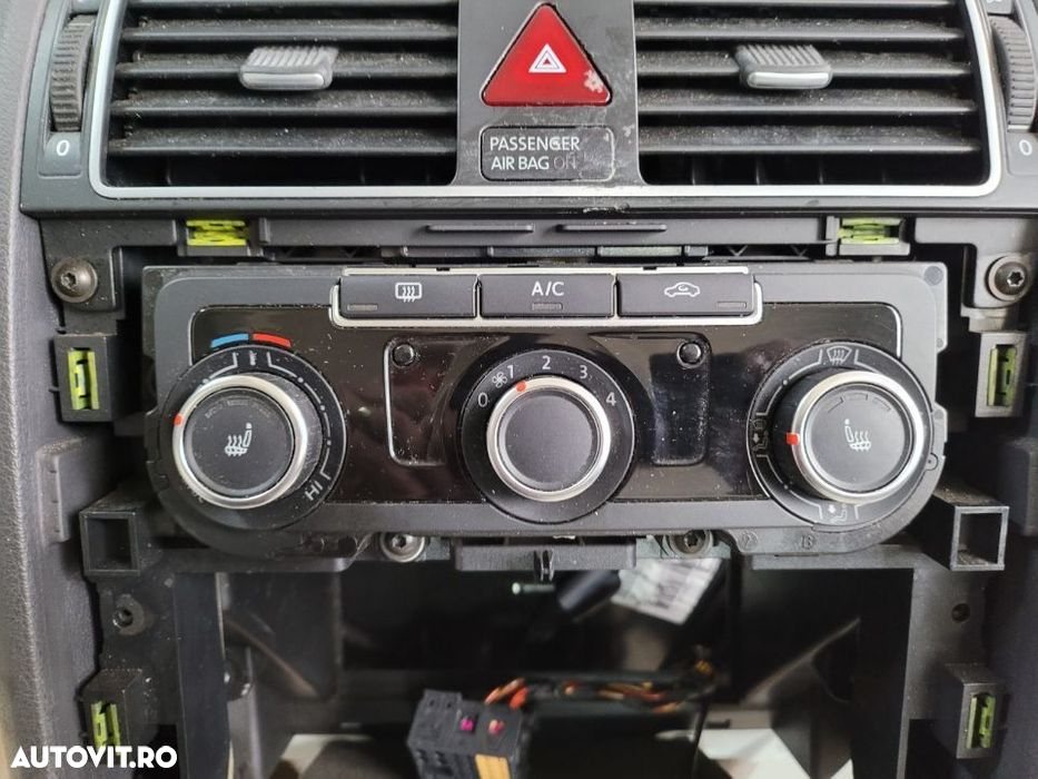 Panou Modul Comenzi Clima Vw Touran 1T3 An 2010-2015 Dezmembrez Vw Touran 1T3 2.0 Tdi DSG - 2