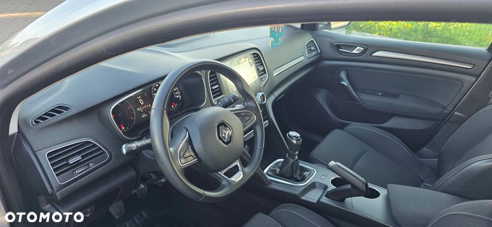 Renault Megane 1.5 Blue dCi Zen - 10
