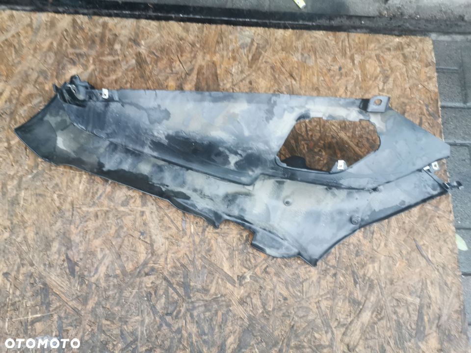 Podłoga P  PIAGGIO MP3 400 500 - 4