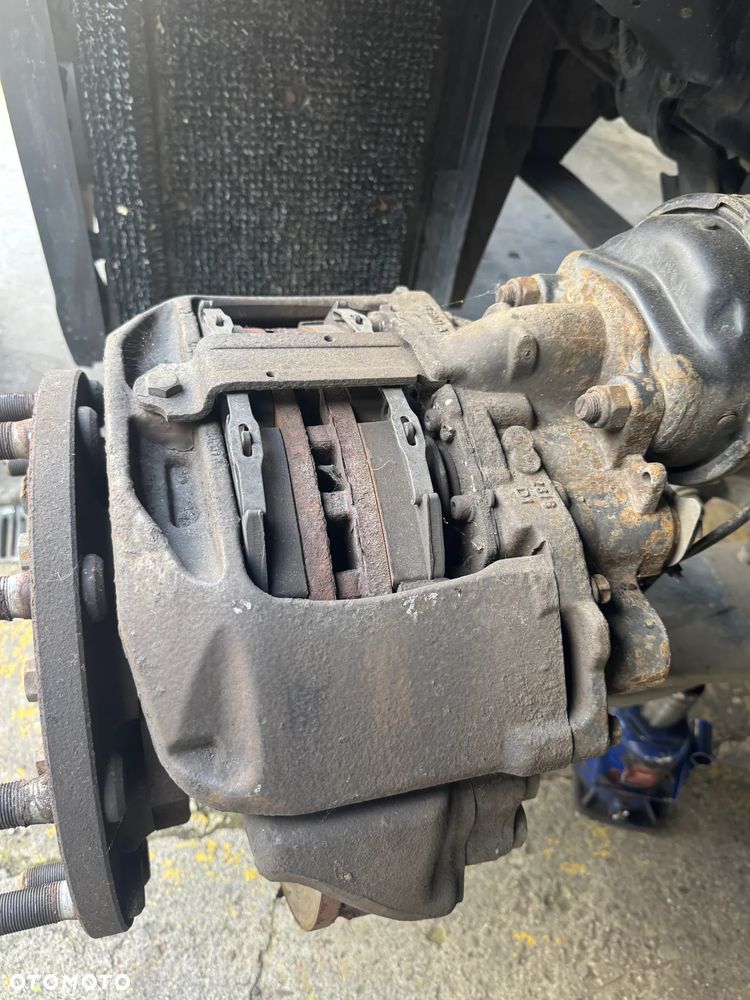 Zacisk Hamulcowy Przedni Prawy Lub Lewy Ford F-Max Cargo - 2