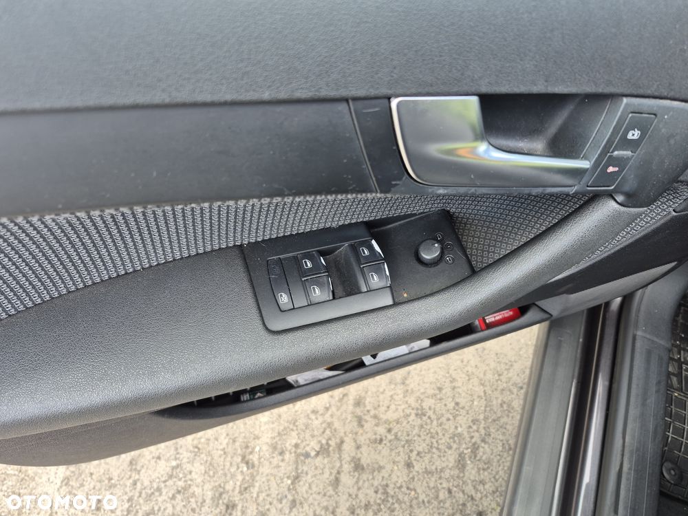 Audi A3 Sportback 1.6 FSI Ambiente - 8