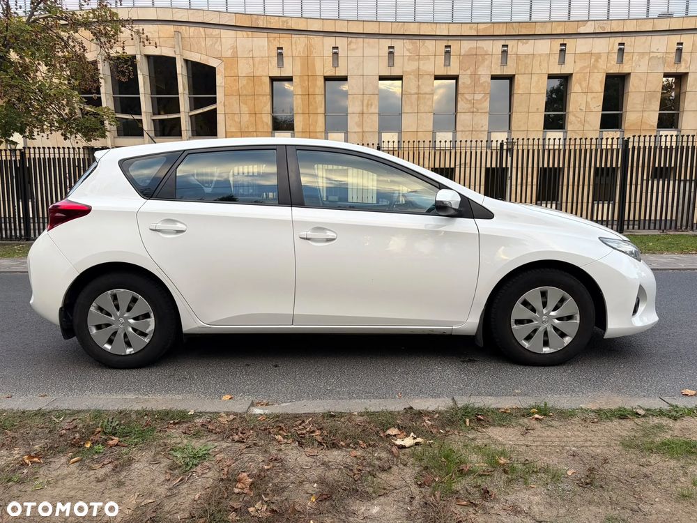 Toyota Auris - 11