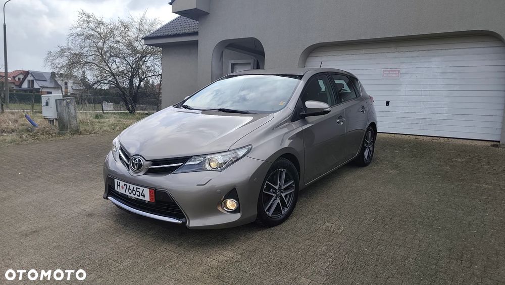 Toyota Auris 2.0 D-4D Luna - 32