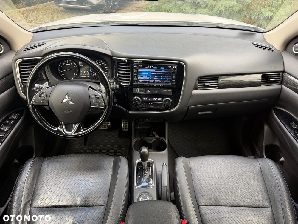 Mitsubishi Outlander 2.0 Instyle Navi 4WD CVT - 7
